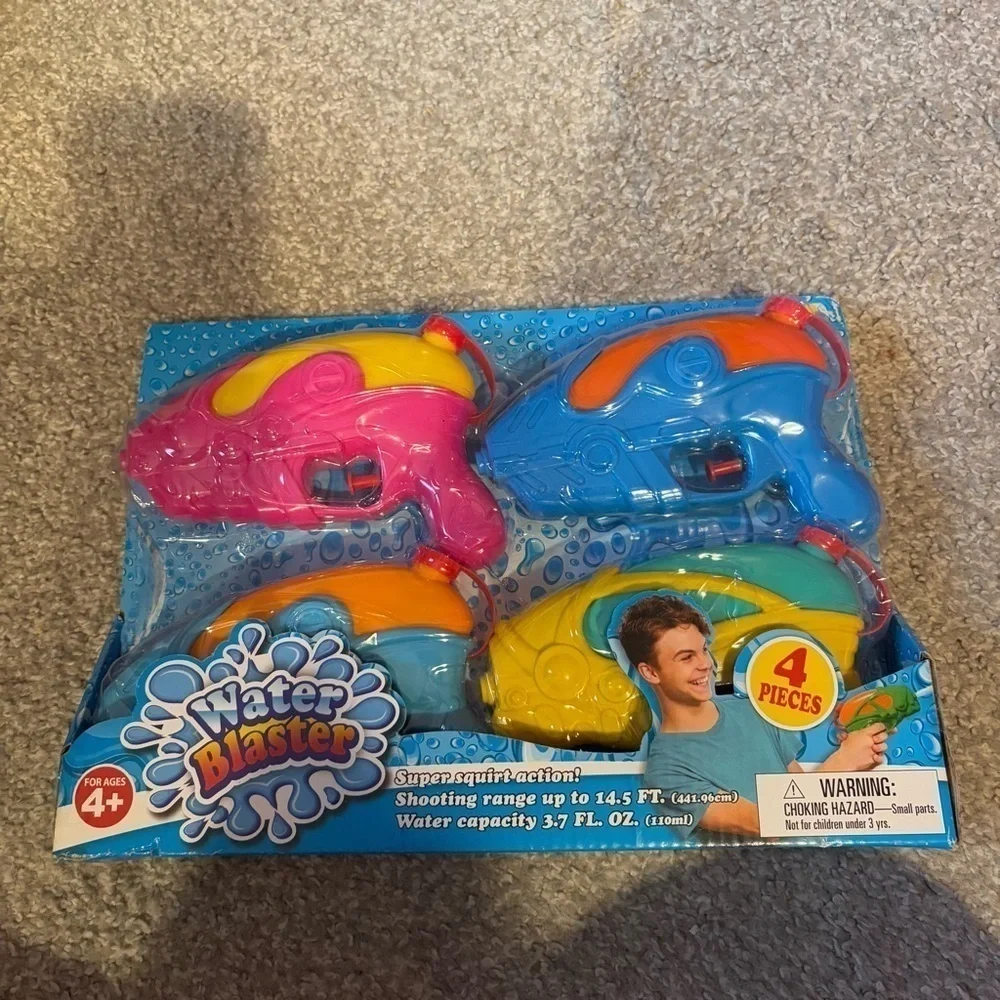 Water Blaster 4 Pack Water Gun Squirter Toy NEW